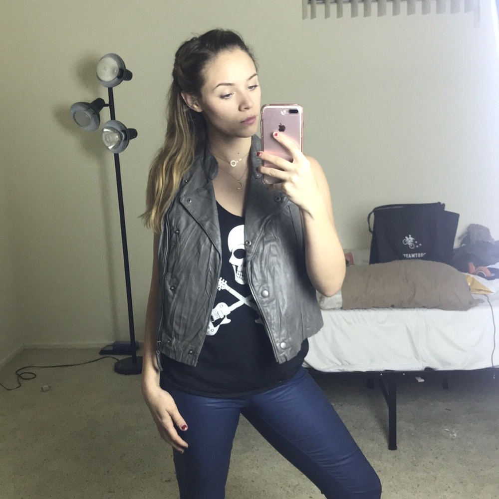 LIKE NEW Forever 21 Vest!
